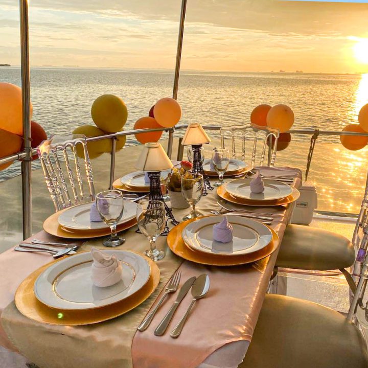 yacht dinner for two